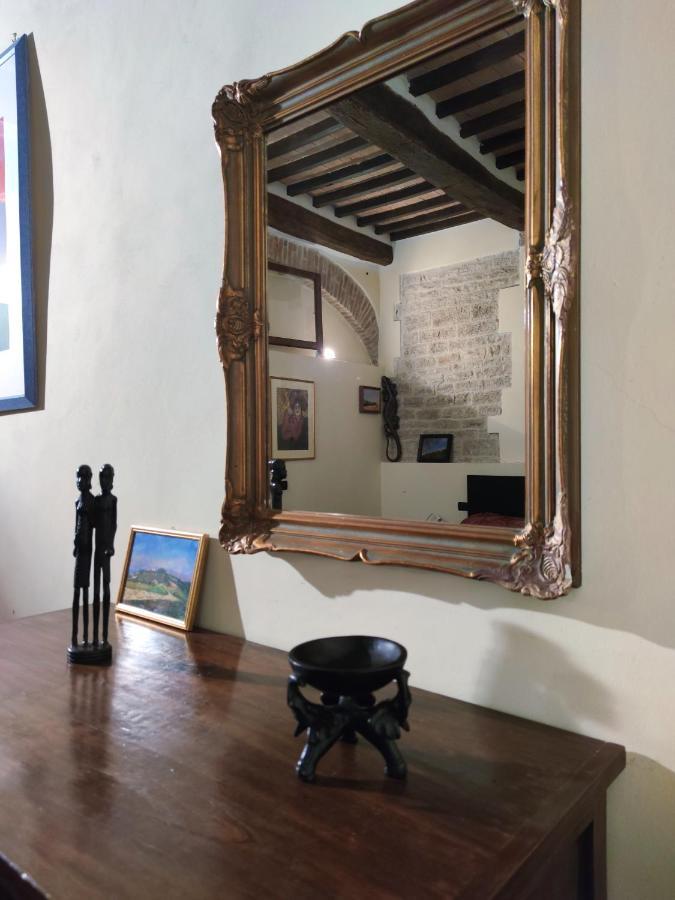 Grillotti Apartment Todi Buitenkant foto